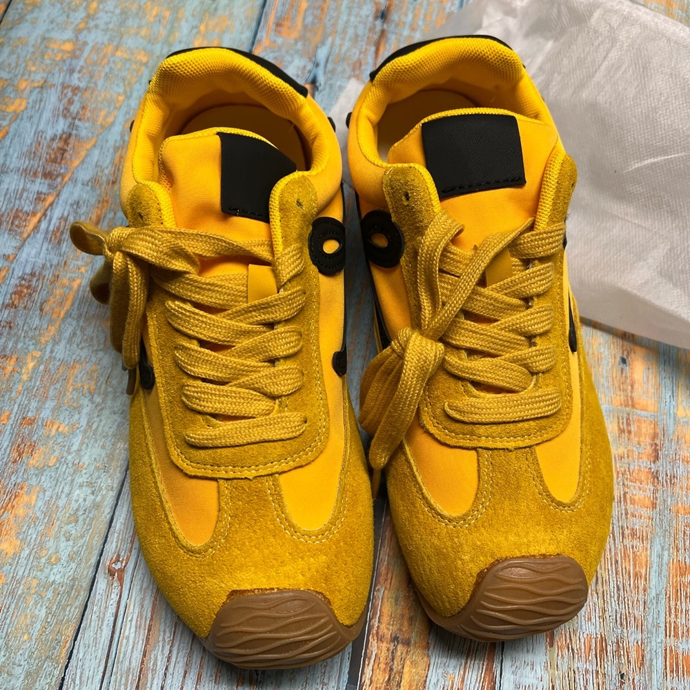 Sneakers - Picture 3 of 6